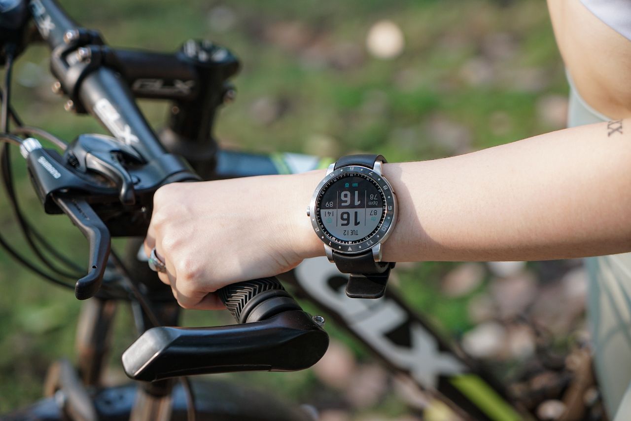 ASUS ra mắt VivoWatch 5 và dải sản phẩm máy chiếu di động - Tin Gadget