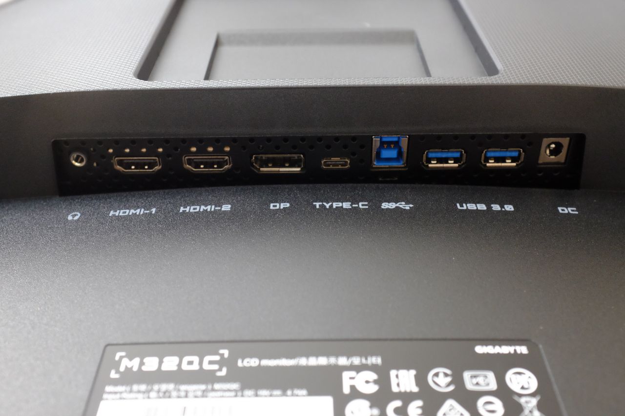 Gigabyte M32QC EK - Đánh Giá Gaming Gear