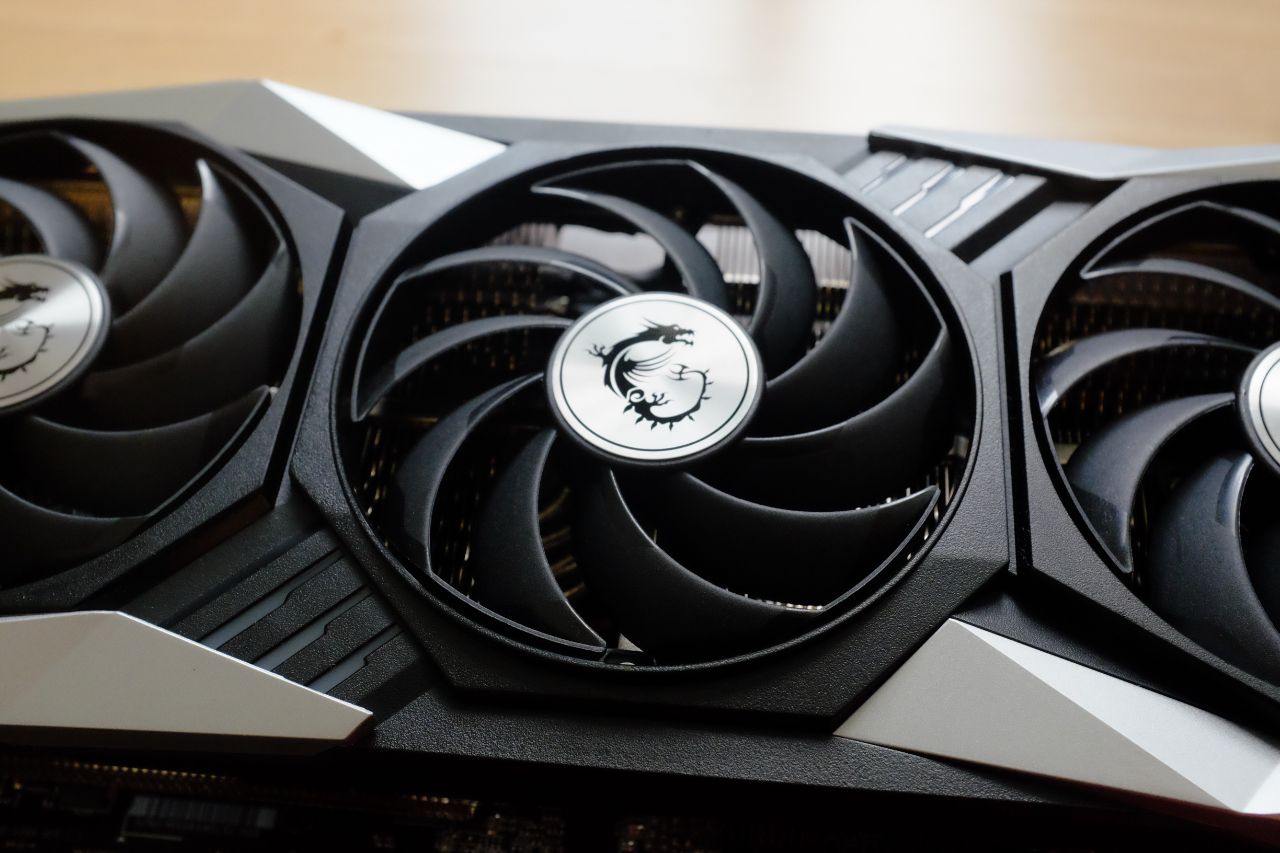 MSI RX 6750 XT Gaming X Trio - Đánh Giá Gaming Gear