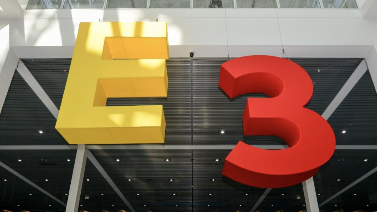 E3