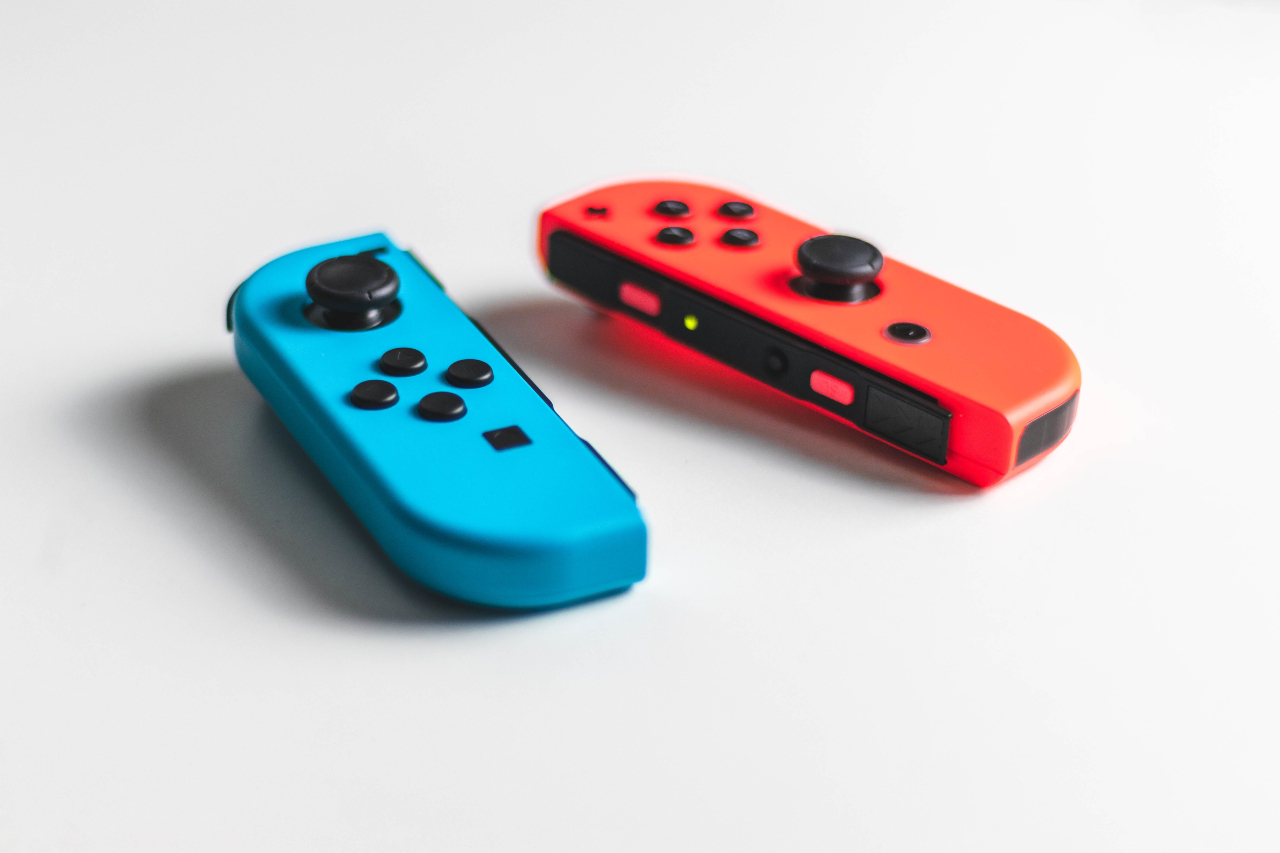 Người dùng có thể kết nối Joy-Con đơn hoặc theo cặp như trên Nintendo Switch.