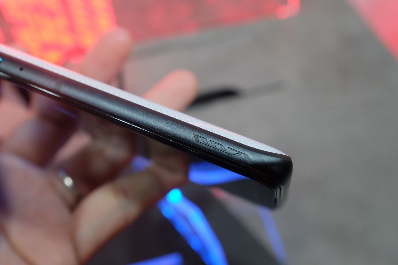 ASUS ROG Phone 6 - Đánh Giá Nhanh