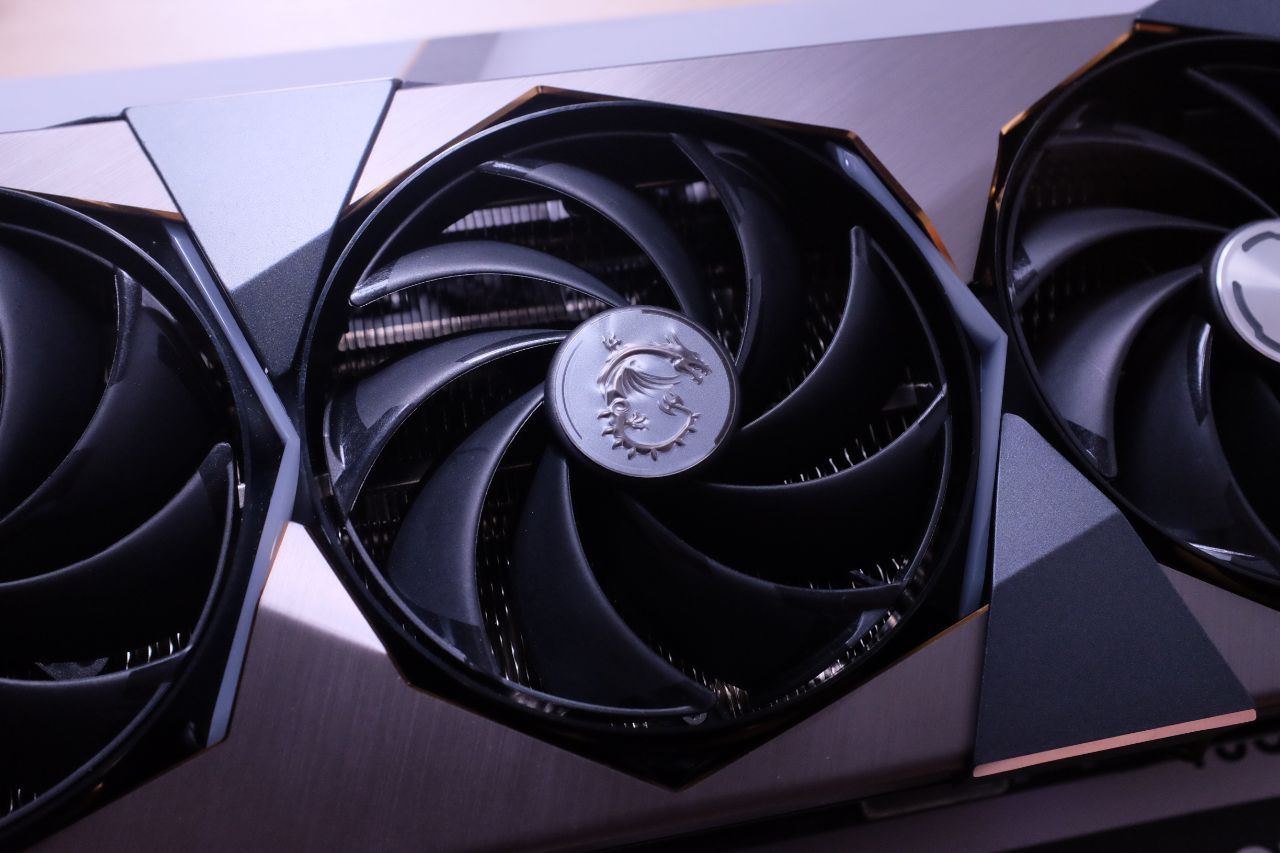 MSI RTX 4080 SUPRIM X - Đánh Giá Gaming Gear