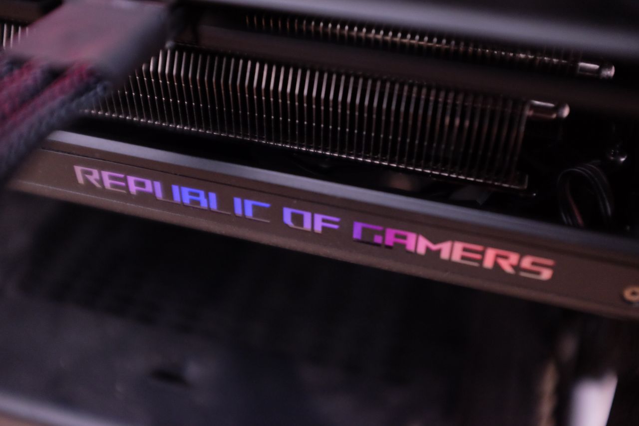ASUS Strix RTX 4070 Ti - Đánh Giá Gaming Gear