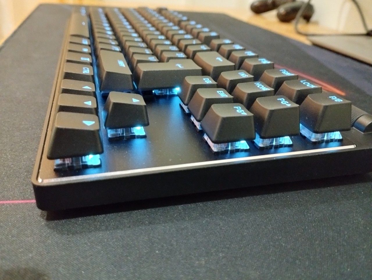 Logitech G Pro X TKL Lightspeed - Đánh Giá Gaming Gear