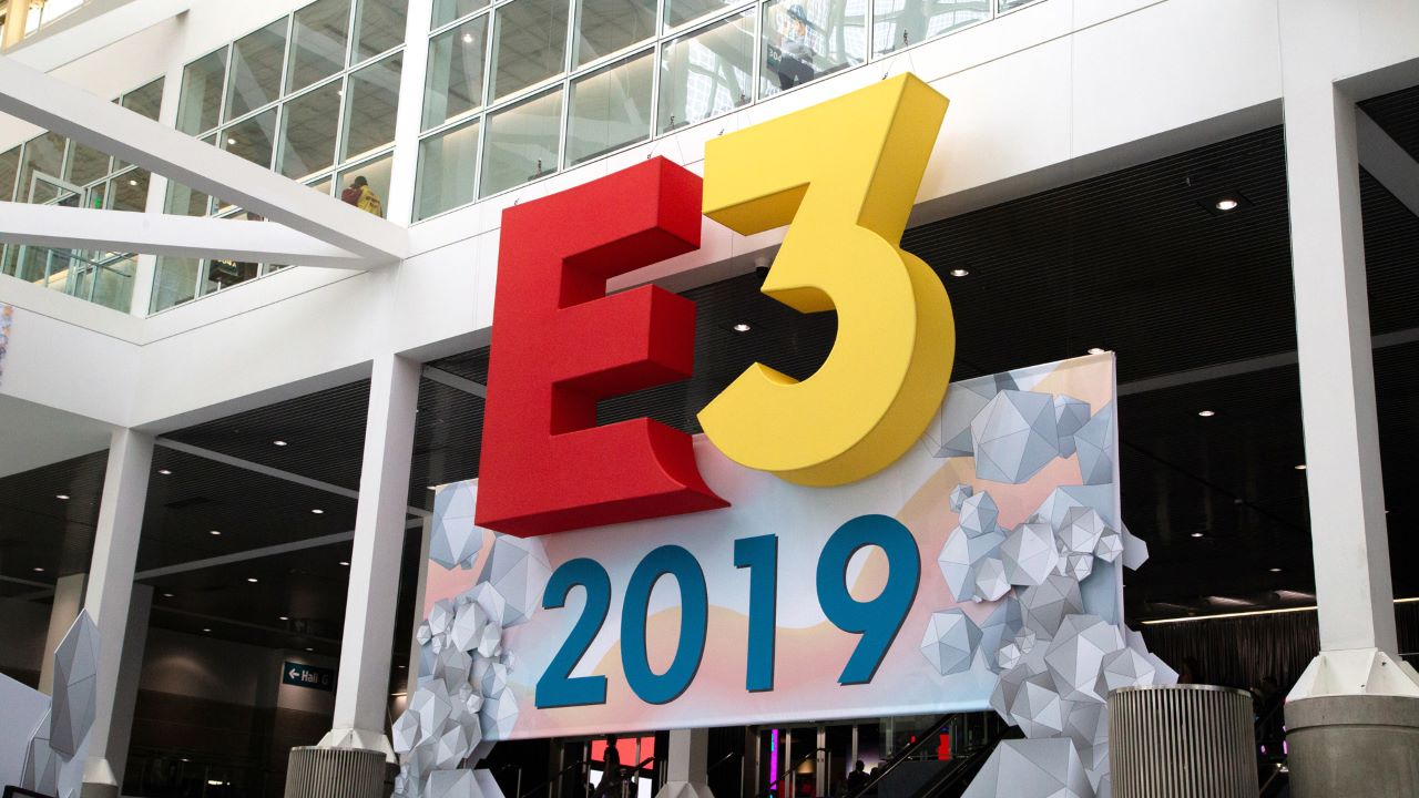 E3