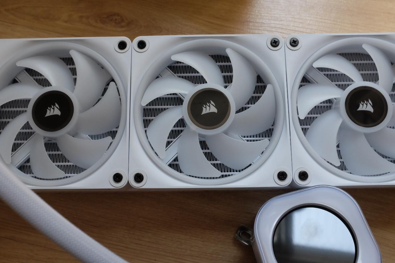 Corsair iCUE Link H150i LCD - Đánh Giá Gaming Gear