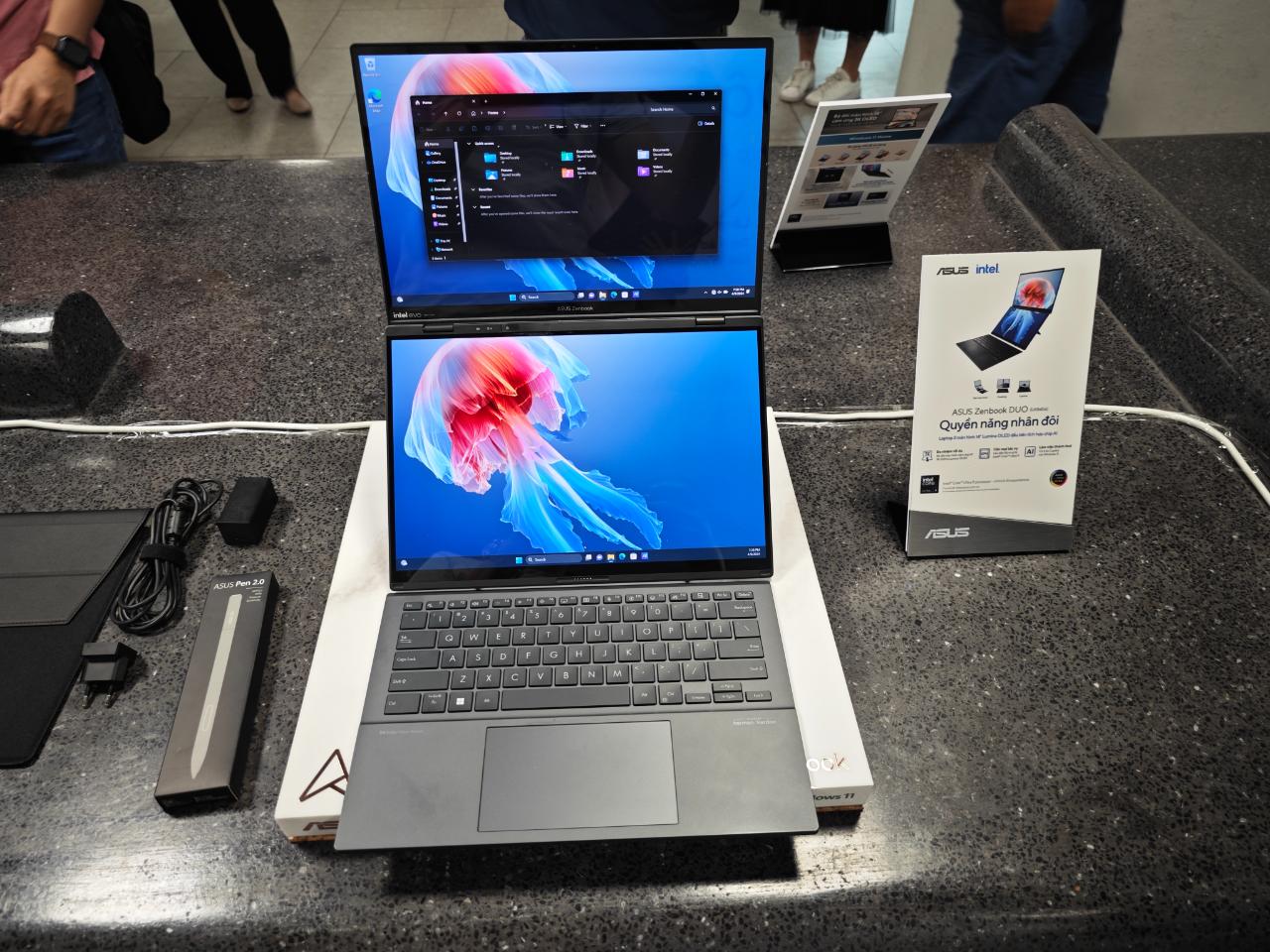 ASUS ra mắt Zenbook Duo UX8406 tại Việt Nam - Sự Kiện