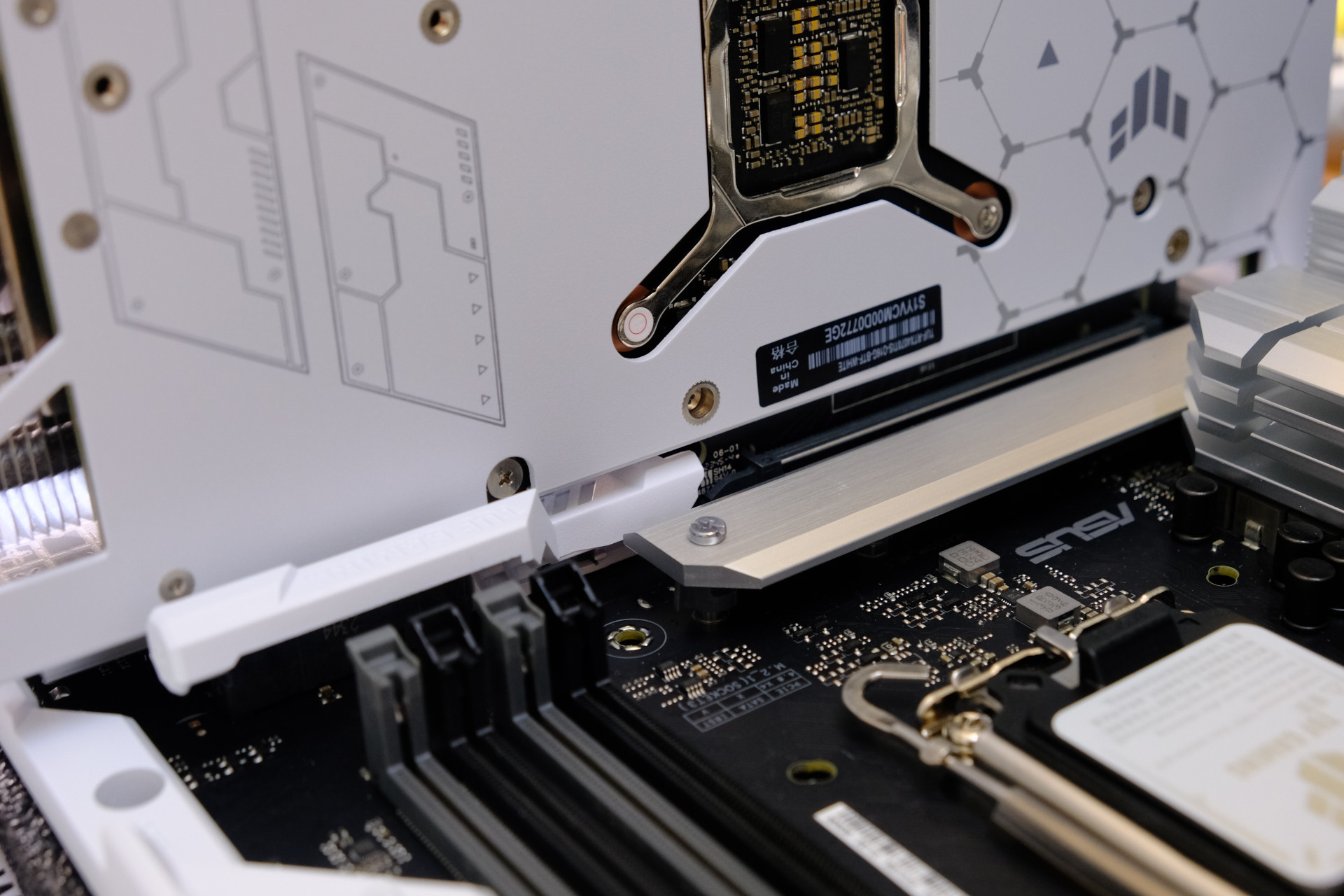 TUF GAMING Z790-BTF WIFI trên bo mạch chủ TUF GAMING Z790-BTF WIFI