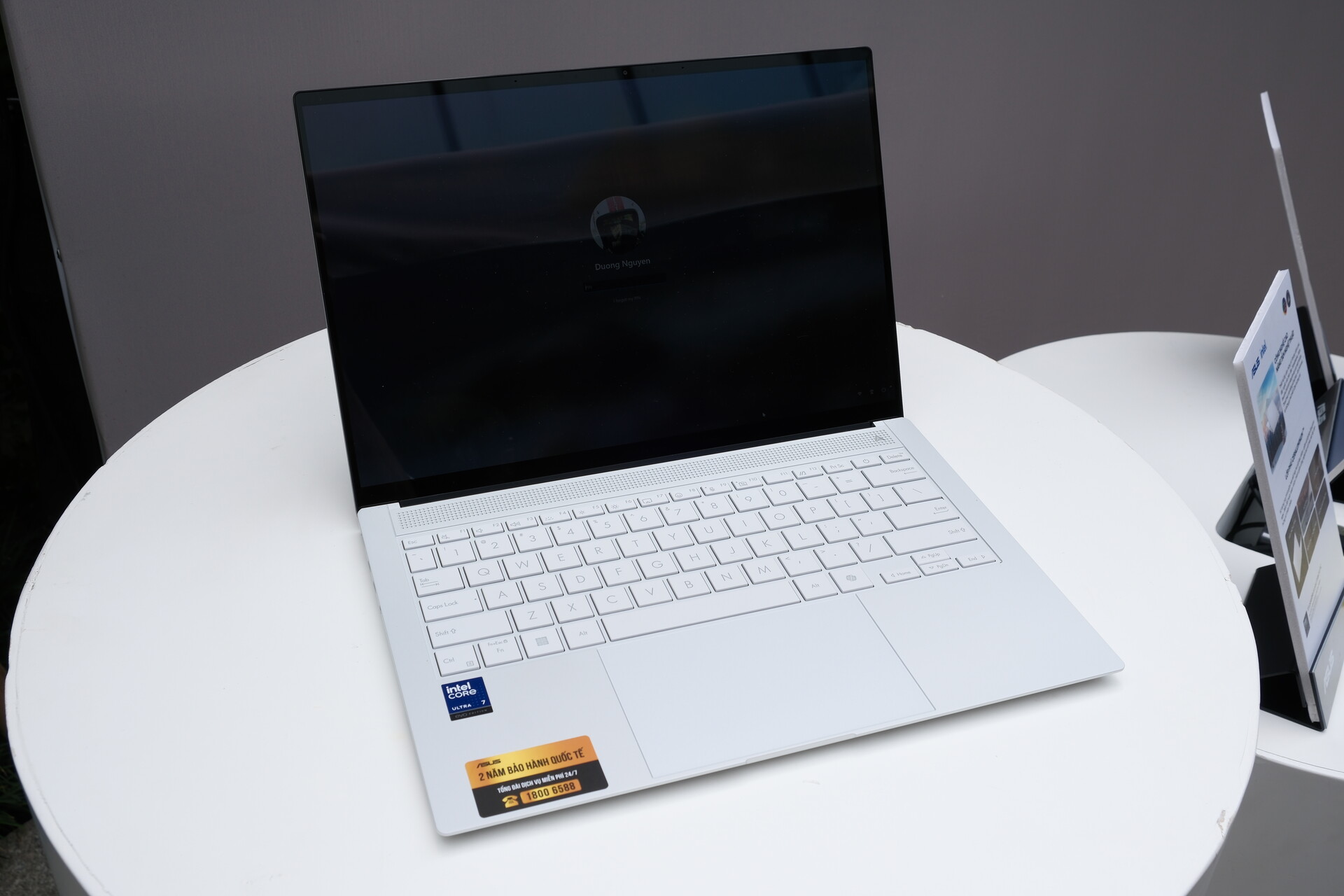 ASUS Zenbook S 14