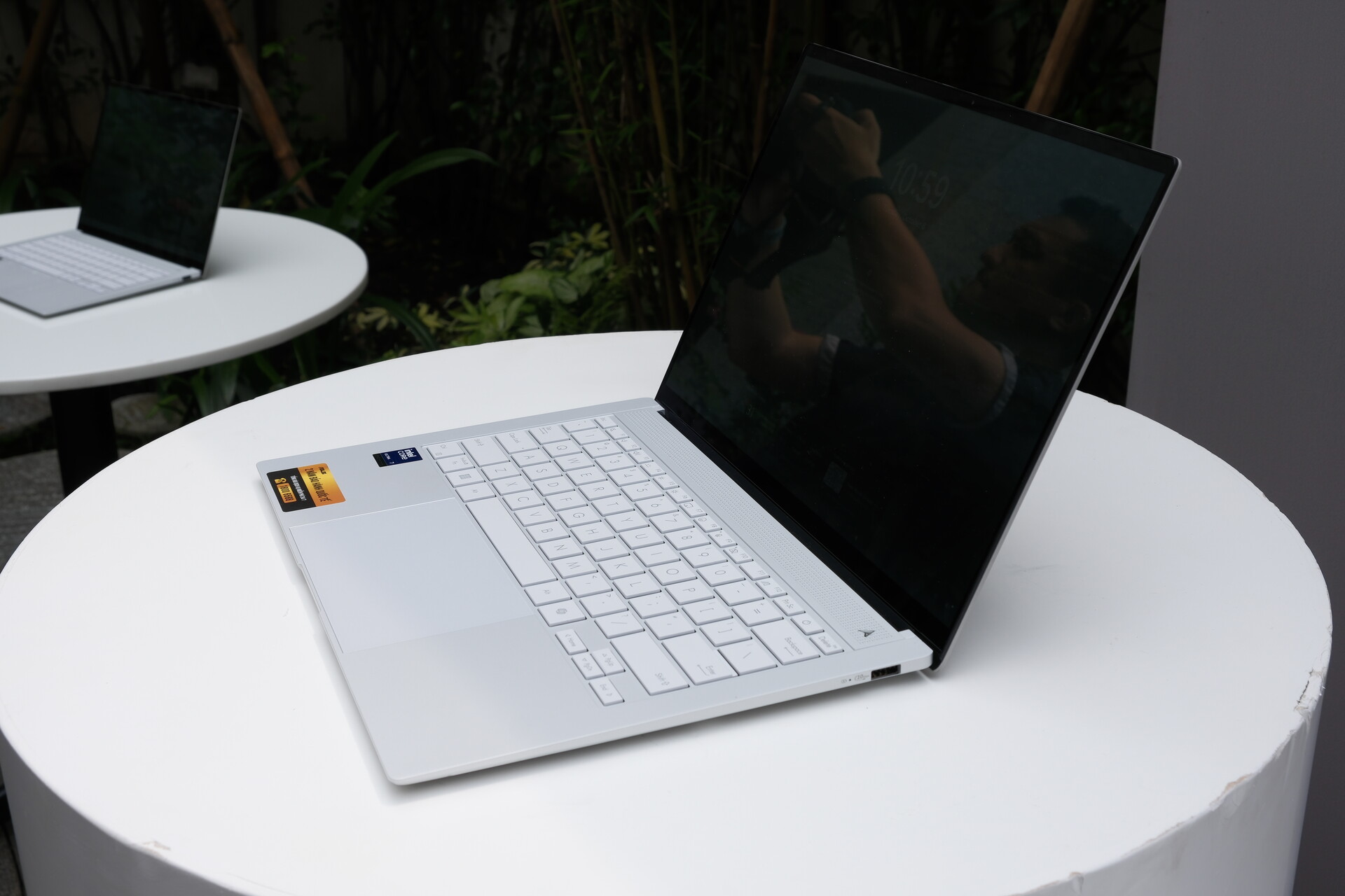 ASUS Zenbook S 14