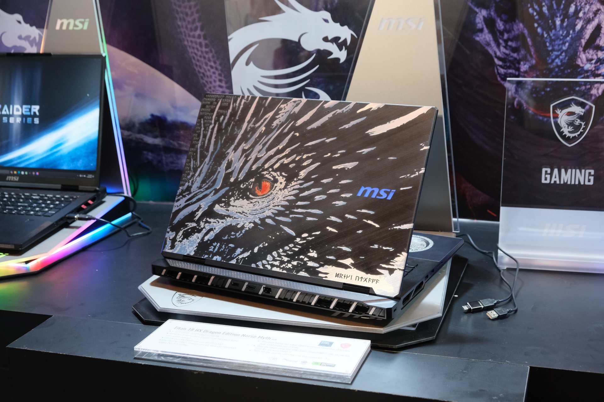 Titan 18 HX Dragon Edition trang bị RTX 50 Series