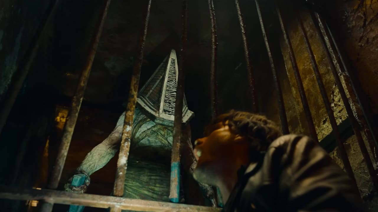 return-to-silent-hill-he-lo-trailer-tin-game