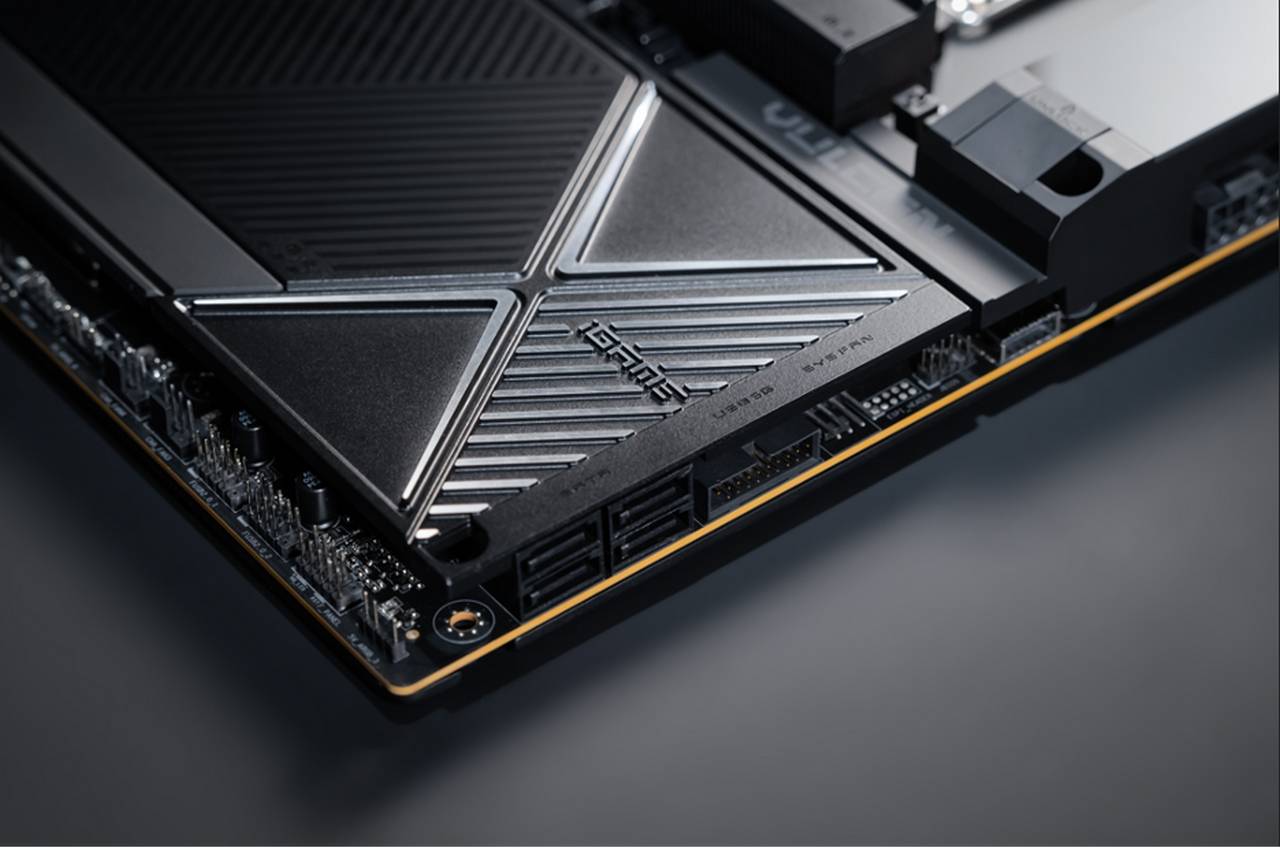 iGame X870E VULCAN OC